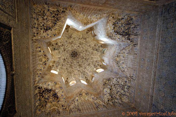Nasrid architecture The Hall of the Abencerrages, Alhambra Nasrides Grenade - Espagne