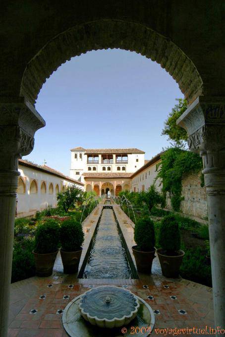 Palais du Generalife vu depuis la patio du Canal, Alhambra Nasrides Grenade - Espagne