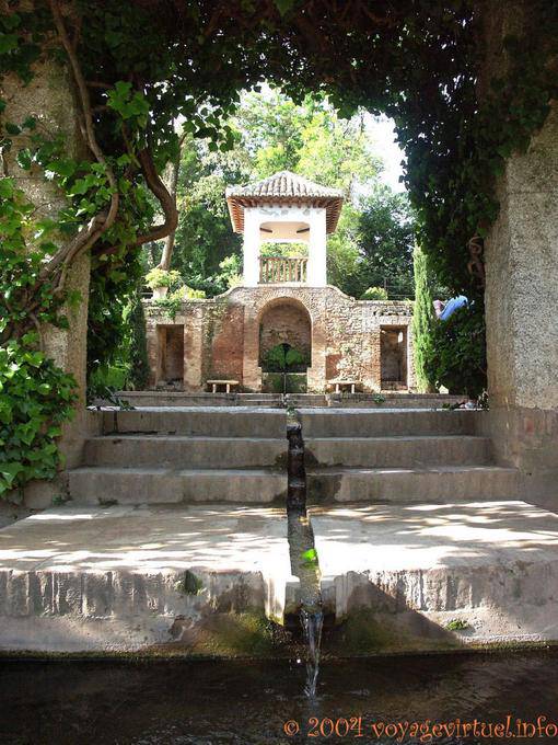 The Sultan’s Canal, Alhambra Nasrides Grenade - Espagne