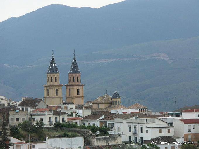 Double clocher de l'iglesia Nuestra Senora de la Expectacion de Órgiva, Alpujarras - Espagne
