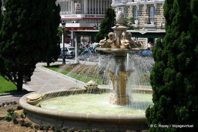 Fontaine Av Ramón de Carranza, Cadix - Espagne, Andalousie