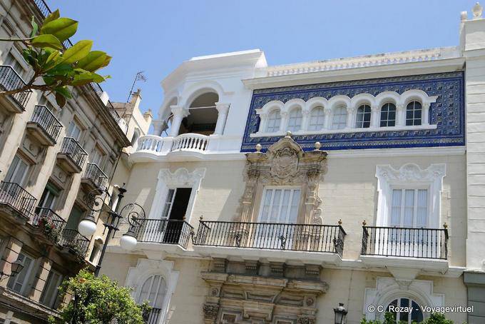Azulejos sur façade, Cadix - Espagne, Andalousie