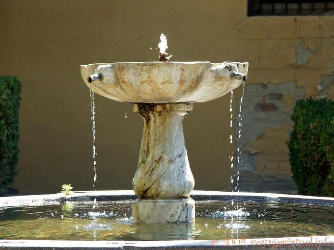 Gouttes d'eau sur marbre, Cordoue - Espagne, Andalousie