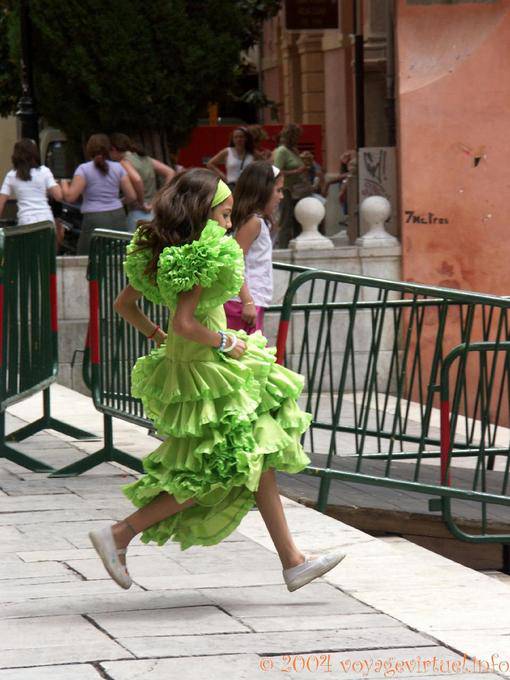 La fille qui vole, Grenade - Espagne