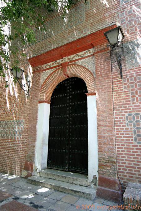 Porte monumentale en briques, Malaga - Espagne, Andalousie