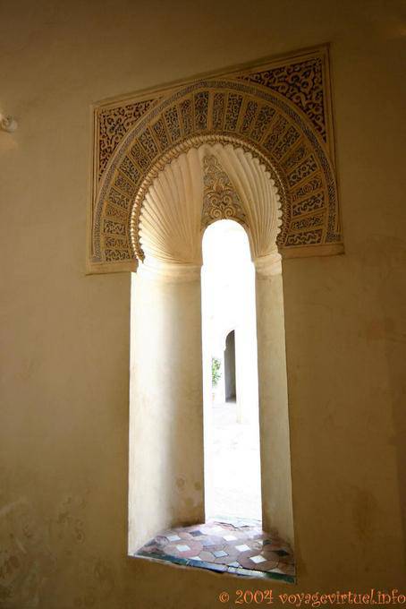 Beauté de l'architecture militaire de la période Taifa, Alcazaba, Malaga - Espagne, Andalousie