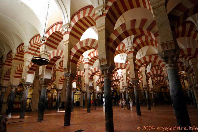 Autre vue des colonnades de l'Oratorio, Mezquita Cordoue - Espagne, Andalousie