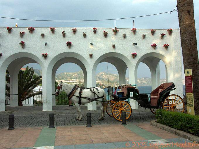 Arcades sur le Paseo du balcon d'Europe, Nerja - Espagne