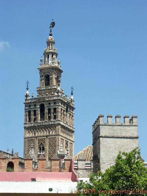 Clocher de la cathédrale, haut de la tour de la Giralda, Séville - Espagne