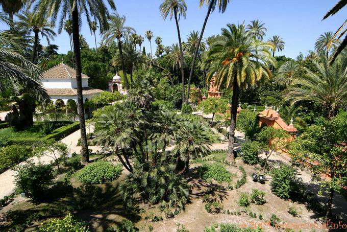 Jardin vers le pavillon de Carlos I, Alcazar de Séville - Espagne