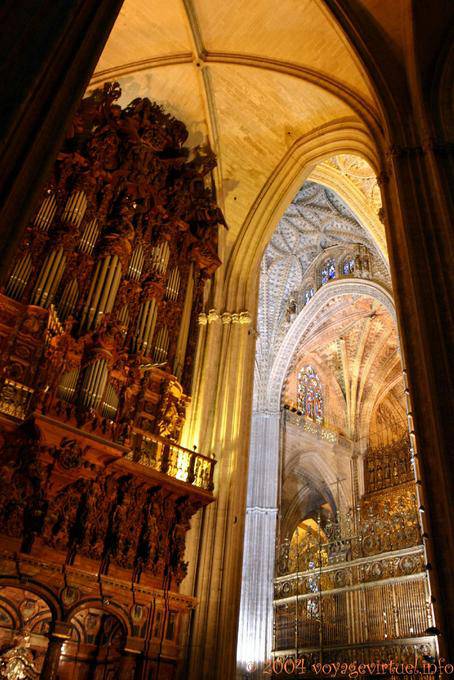 Vue sur les tuyaux d'orgue, Cathédrale de Séville - Espagne
