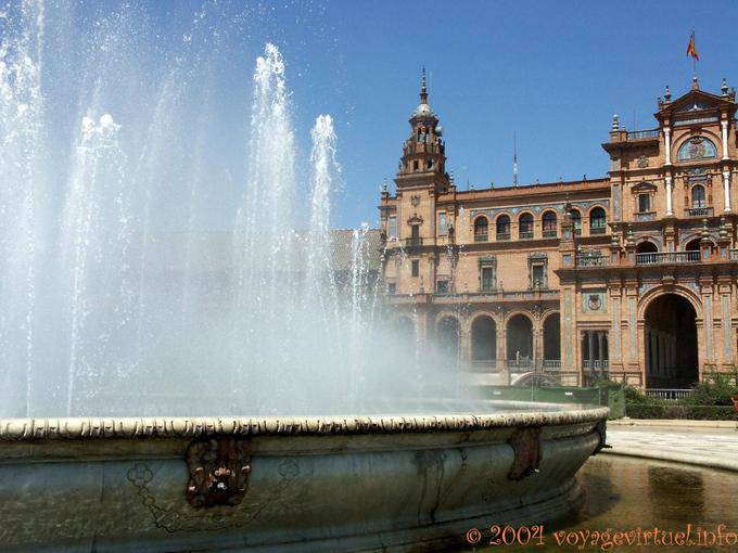 La fontaine de Vicente Traver, Séville, Plaza Espana - Espagne