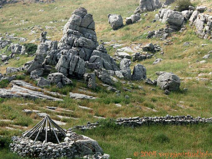 Le puits de pierre, Paraje Natural Torcal de Antequera - Espagne, Andalousie