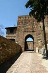 Porte d'entrée fortifiée (Puerta de la Bóveda) de l'Alcazaba, Malaga, Espagne.