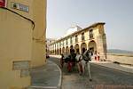 Arcades avant le puente Nuevo, Calle Armiñán, Ronda, Espagne.