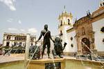 Fontaine sculpture d'Hercule et les lions, sur la Plaza del Socorro, Ronda, Espagne.