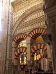 Intégration de la cathédrale dans la mosquée originelle, Mezquita Cordoue, Espagne.
