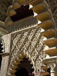 Arc de patio, Alcazar de Séville, Espagne.