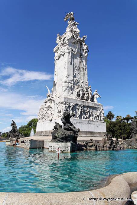 El Monumento a la Carta Magna y las Cuatro Regiones Argentinas, Avenida Sarmiento, Monumento a los Espanoles, Buenos Aires - Argentine