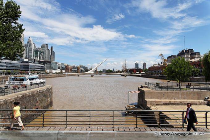 Azucena Villaflor, vue sur le Puente de la Mujer, Buenos Aires - Argentine