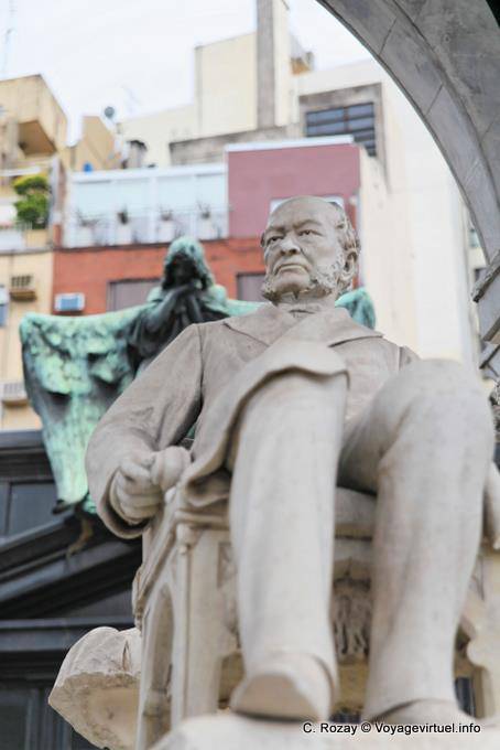 Statue du monument de Salvador María del Carril, Cementerio de la Recoleta, Buenos Aires - Argentine