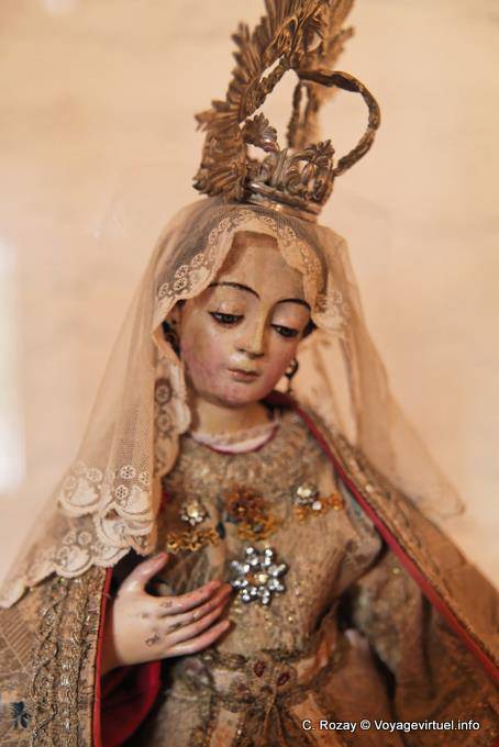 Claustros del Pilar, Vestir Alto Peruana, Buenos Aires - Argentine