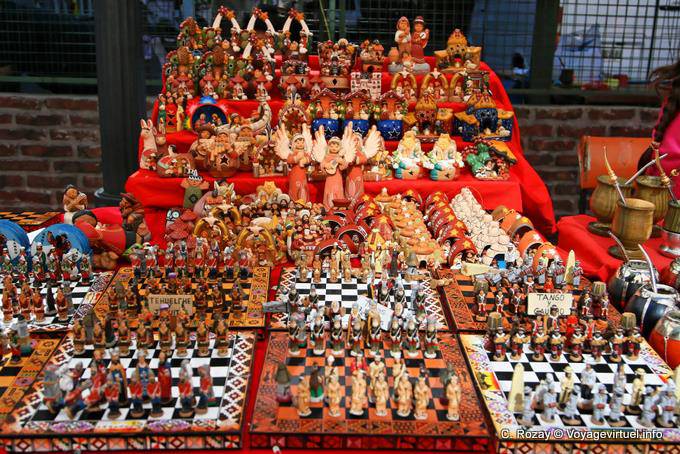 Montserrat, étal de pacotille touristique, Buenos Aires - Argentine