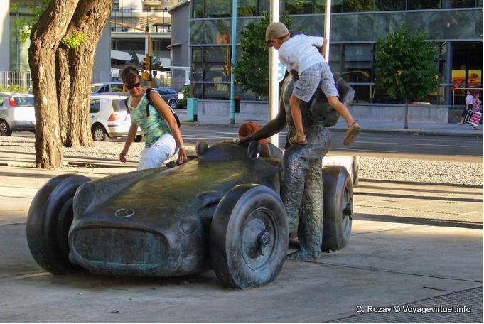 Puerto Madero Fangio au volant, Buenos Aires - Argentine