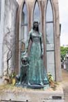 Sculpture de Liliana Crocciati et son chien, Cementerio de la Recoleta, Buenos Aires, Argentine.