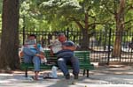 Plaza San Martin, sur le banc, Buenos Aires, Argentine.