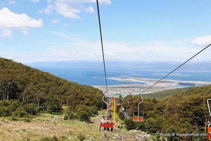 Panorama depuis le télésiège, descente en télésiège du glacier Martial, Ushuaia - Argentine
