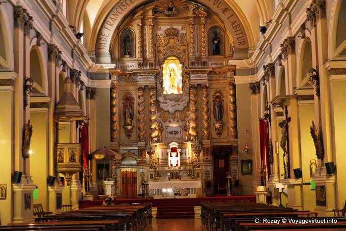 Autel (un peu flou !), Mendoza Basilica San Francisco - Argentine