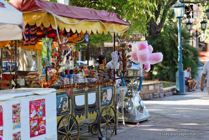 Chariot de commerce ambulant, Mendoza Plaza Independenzia - Argentine