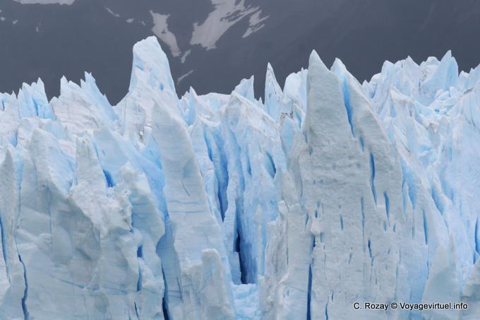 Dislocation bleue glaciaire, glacier Perito Moreno, El Calafate - Argentine