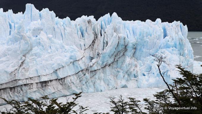 Secteur de frottement avec la péninsule de Magellan, glacier Perito Moreno, El Calafate - Argentine