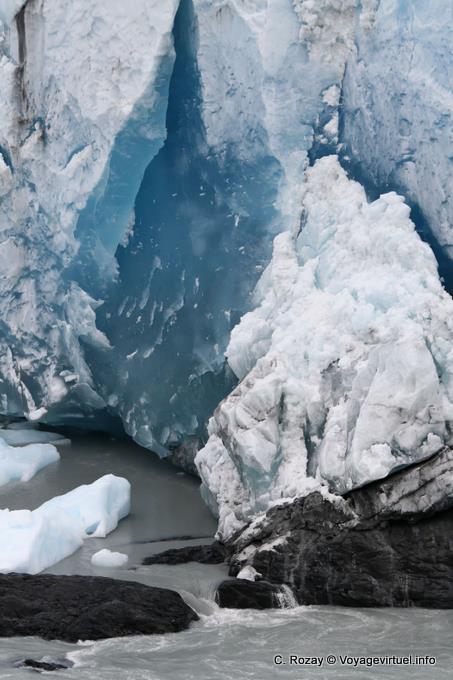 Rupture et effondrement de glace, glacier Perito Moreno, El Calafate - Argentine