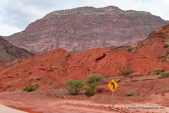 Terre rouge et roche rose, Quebrada de las Conchas - Argentine