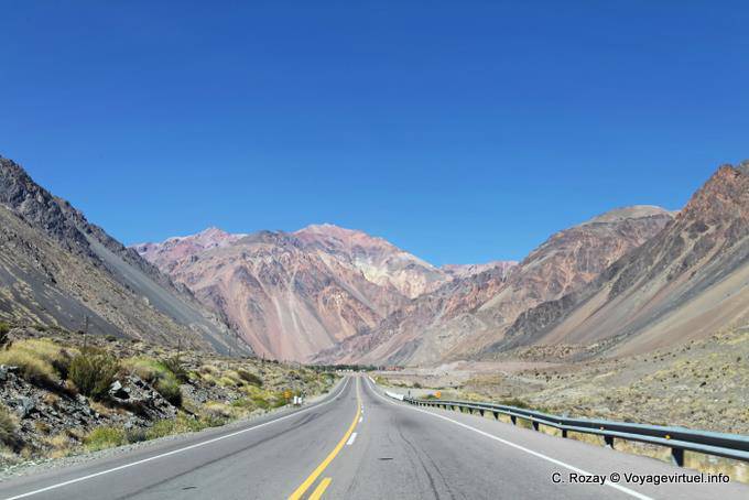 En direction du volcan Tupungato, Ruta 7, Punta de Vacas - Argentine