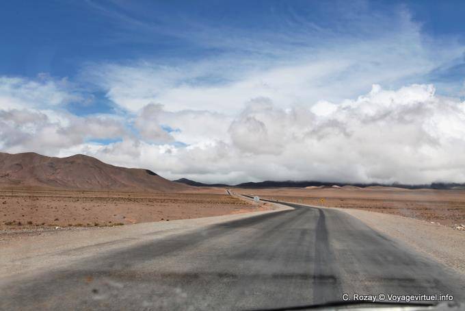 Route des nuages, entre Payogasta et la Piedra del Molino - Argentine