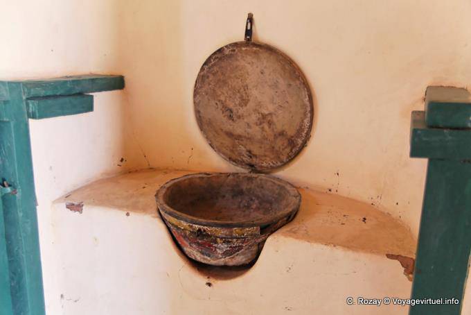 Toilettes antiques, Iglesia San Pedro de Nolasco, Molinos, Ruta 40 - Argentine