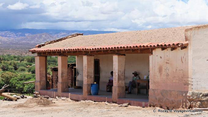 Habitat traditionnel, Ruta 40 entre Seclantas et Cachi - Argentine