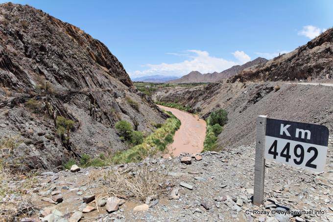 Gorges au km 4492, Ruta 40 entre Seclantas et Cachi - Argentine