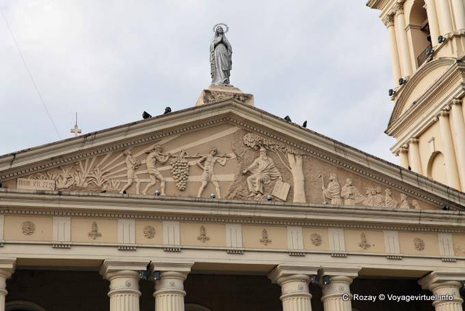Détail fronton Catedral de la Encarnación de María-Tucumán, Tucuman - Argentine