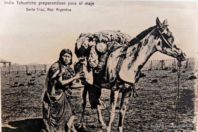 India Tehuelche preparandose para el viaje (carte ancienne), Parque Nacional Tierra del Fuego, Ushuaia - Argentine