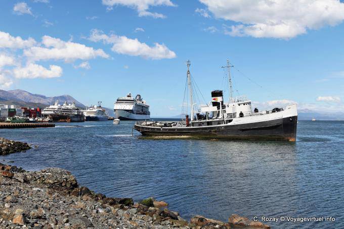 Vieux bateau échoué Ushuaia - Argentine