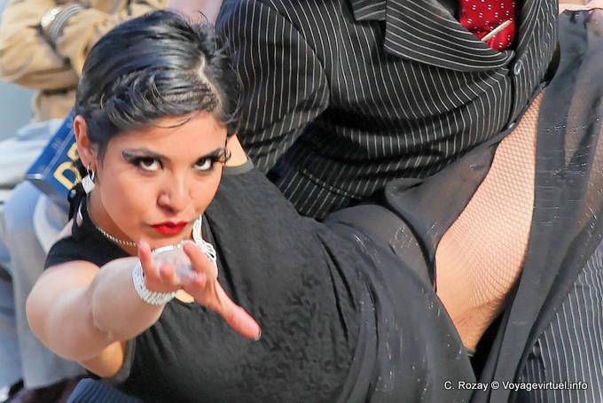 Les yeux dans les yeux, tango dans la rue, Ushuaia - Argentine