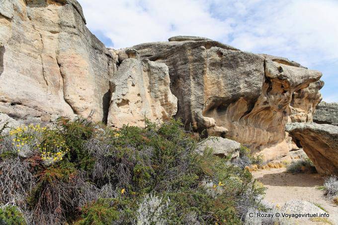 Promenade dans les cuevas, site archéologique Tehuelche, Walichu - Argentine