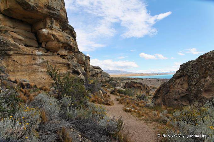 Vue depuis les grottes, site archéologique Tehuelche, Walichu - Argentine