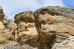 Visages dans la falaise, site archéologique Tehuelche, Walichu, Argentine.