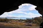 Vue depuis la grotte, site archéologique Tehuelche, Walichu, Argentine.